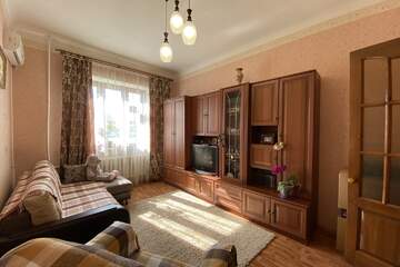 3-к квартира, 57 м², 1/3 эт.