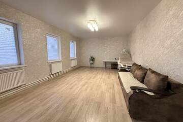 2-к квартира, 38 м², 1/1 эт.